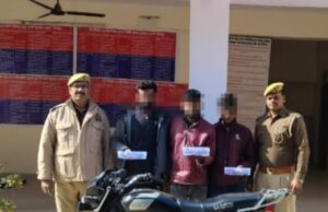 Jaunpur News खुटहन पुलिस ने तीन युवकों को देशी पिस्टल ,तमंचे के साथ किया गिरफ्तार