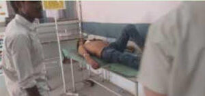 Jaunpur News शाहगंज: मामूली विवाद में युवक ने शीशे के टुकड़े से खुद की गर्दन काटी, अस्पताल में भर्ती