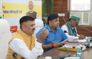 Jaunpur News किसानों की समस्याओं का तत्काल निस्तारण करें: डीएम