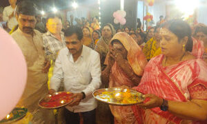 Shahganj News श्री विष्णु महायज्ञ एवं श्रीमद् भागवत कथा श्रीकृष्ण जन्मोत्सव पर भक्तों ने लगाई जयकारे, भक्ति में झूमे श्रद्धालु