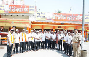 Jaunpur News विश्वविद्यालय का मानपत्र पाकर शहीद संजय सिंह के पिता की नम हो गईं आंखें