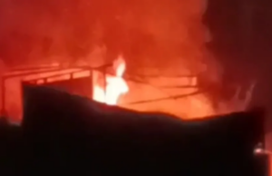 गाजियाबाद में शराब की दुकान में लगी भीषण आग, लाखों का स्टॉक जलकर राख