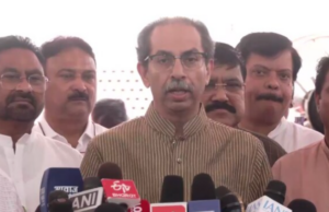 एकनाथ शिंदे पर ‘गद्दार’ टिप्पणी को लेकर विवाद के बीच उद्धव ठाकरे ने किया कुणाल कामरा का समर्थन