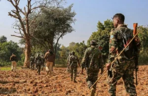 छत्तीसगढ़: दंतेवाड़ा जिले में सुरक्षा बलों के साथ मुठभेड़ में तीन नक्सली मारे गए..