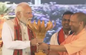 पीएम मोदी 50वीं बार वाराणसी पहुंचे, 3,880 करोड़ रुपये की परियोजनाओं का करेंगे शुभारंभ