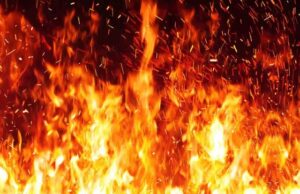 दिल्ली: झंडेवालान स्थित अनारकली बिल्डिंग में लगी आग…