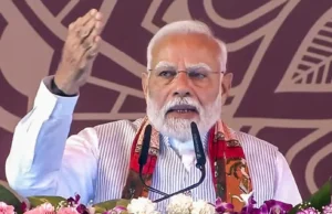 पीएम मोदी का पूर्वांचल को तोहफा- आयुष्मान भारत कार्ड, किसानों को 106 करोड़ रुपये का बोनस..