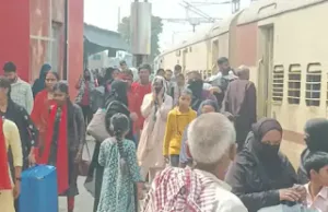 Ghazipur News: दिलदारनगर रेलवे स्टेशन पर विशेष चेकिंग अभियान, 118 यात्री बिना टिकट पकड़े गए