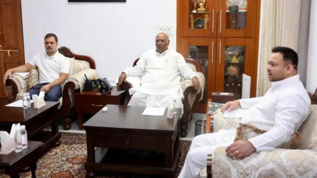 bihar-elections-tejashwi-meets-congress-leaders-1744701237