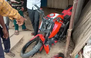 Ghazipur  News: भदौरा बस स्टैंड पर भीषण सड़क हादसा, घायलों को वाराणसी ट्रॉमा सेंटर रेफर