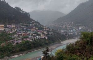 उत्तराखंड में मौसम का बदला मिजाज: मैदानों में झमाझम बारिश, पहाड़ों में तेज हवाएं, पिथौरागढ़-बागेश्वर में येलो अलर्ट