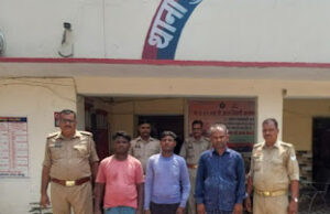 Jaunpur News जौनपुर: धर्म परिवर्तन कराने के आरोप में तीन युवक गिरफ्तार, बाइबिल और दस्तावेज बरामद