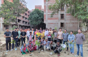 Jaunpur News  5 जून पर्यावरण दिवस मेडिकल कॉलेज में वृक्षारोपण