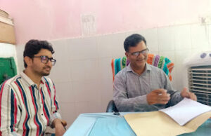 Jaunpur News अरुण कुमार यादव मुख्य चिकित्सा अधिकारी ने सामुदायिक स्वास्थ्य केंद्र बदलापुर में अधीक्षक का कार्य भार ग्रहण किया /