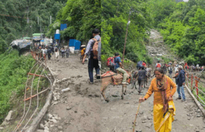 केदारनाथ यात्रा मार्ग पर जंगलचट्टी में भूस्खलन, दो यात्रियों की मौत, तीन घायल; रेस्क्यू ऑपरेशन जारी