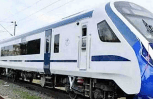 रायबरेली में वंदे भारत ट्रेन पर पथराव, शीशा टूटा; प्रयागराज में अज्ञात के खिलाफ मुकदमा