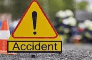 शाहजहांपुर हादसा: मनौना धाम जाते समय ट्रक से कार की टक्कर, इतने लोगों की मौत