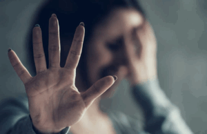 श्रावस्ती में हैवानियत: दुधमुंहे बच्चे को मारने की धमकी देकर महिला से दुष्कर्म, मुठभेड़ में आरोपी गिरफ्तार