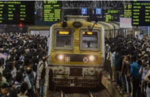 ठाणे ट्रेन हादसा: मुंबई-लखनऊ पुष्पक एक्सप्रेस से गिरे यात्री, इतनो की मौत, कई घायल, जांच शुरू