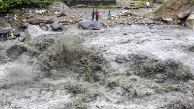 cloudburst-in-uttarakhands-chamoli-houses-under-debris-2-people-missing