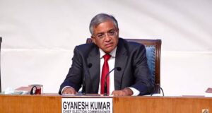 वोटर कार्ड और आधार कार्ड पर मुख्य चुनाव आयुक्त की बड़ी बातें: 15 दिन में मिलेगा EPIC, आधार देना अनिवार्य नहीं