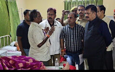 Jaunpur News टूरिस्ट वैन सीहीपुर के पास हादसे का शिकार, आंध्र प्रदेश के 14 श्रद्धालु घायल