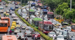 दिल्ली-कोलकाता हाईवे पर 4 दिन से फंसे वाहन! 65 किलोमीटर लंबा जाम