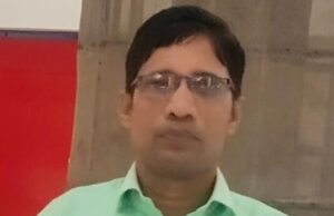 मोबाइल ने छीनी हर किसी की आजादी 1000537025-1