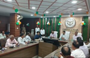 जौनपुर: स्कूली वाहनों के दस्तावेज दुरुस्त कराएं, नहीं तो होगी कड़ी कार्रवाई 1000907692-1