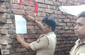 जौनपुर में हत्या के मुकदमे में फरार आरोपी पर 82 की कार्रवाई 1000922265-1