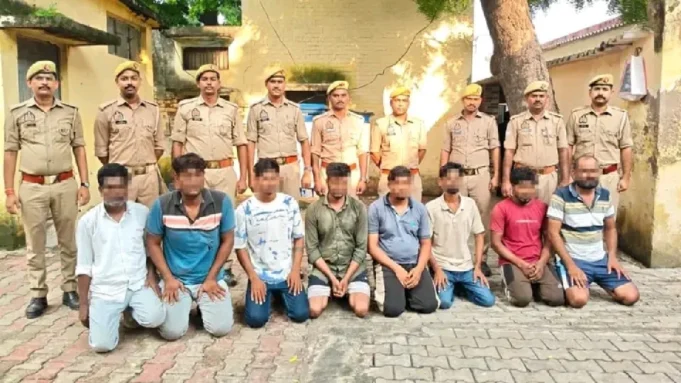 जौनपुर :विशाल यादव हत्याकांड के बाद सड़क जाम और हिंसा पर पुलिस का एक्शन, 8 गिरफ्तार 1000021427-1