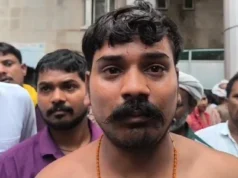 जौनपुर: मरीज के पति को बेल्ट और डंडो से पीटने का आरोप 1000021438-1
