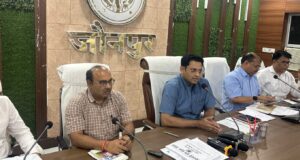 जौनपुर: डीएम के आदेश पर तीन दिन में सड़कें होंगी गड्ढामुक्त, लापरवाही पर कार्रवाई के निर्देश* 1000025880-1