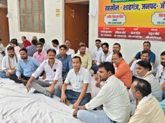 लेखपाल साथी से दुर्व्यवहार मामले में चार पुलिसकर्मी निलंबित, लेखपाल संघ ने खत्म किया विरोध* 1000535355-1