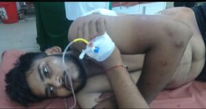 जौनपुर: दिनदहाड़े युवक पर चाकू से ताबड़तोड़ हमला, हालत नाजुक 1000942052-1