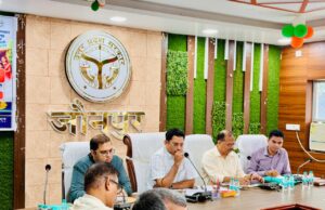 Jaunpur News जनगणना-2027 के दूसरे चरण की तैयारियां तेज, जौनपुर में अधिकारियों की प्रशिक्षण कार्यशाला 1001697232-1