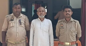 Jaunpur News वायरल वीडियो के बाद पुलिस की कार्रवाई, नाबालिग से छेड़छाड़ के आरोपी टेलर गिरफ्तार 1001708088