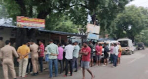 Jaunpur News जौनपुर: जेवर की दुकान के बरामदे में मिला 50 वर्षीय उदयराज यादव का शव, सिर पर वार कर हत्या की आशंका 1001746734