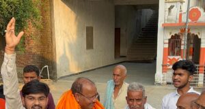 स्नातक एमएलसी प्रत्याशी केदारनाथ सिंह का सीताराम सिंह इंटरमीडिएट कॉलेज त्रिकौलिया खुटहन में हुआ स्वागत