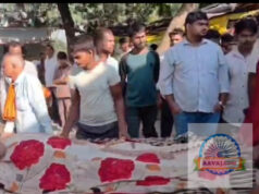 जौनपुर: जमीन के बंटवारे के विवाद में चाचा की पीटकर हत्या का आरोप, भतीजे की तलाश में जुटी प… जौनपुर: जमीन के बंटवारे के विवाद में चाचा की पीटकर हत्या का आरोप, भतीजे की तलाश में जुटी प...