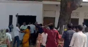 Jaunpur News जौनपुर: विवादित मकान की सफाई को लेकर दो पक्षों में भिड़ंत, छह लोग घायल Jaunpur News जौनपुर: विवादित मकान की सफाई को लेकर दो पक्षों में भिड़ंत, छह लोग घायल