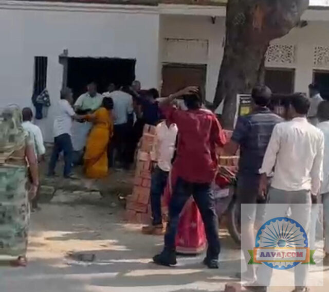 Jaunpur News जौनपुर: विवादित मकान की सफाई को लेकर दो पक्षों में भिड़ंत, छह लोग घायल