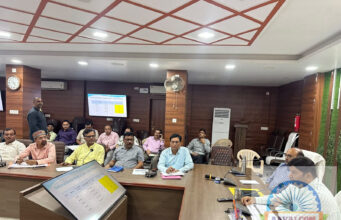 Jaunpur News स्वास्थ्य योजनाओं में लापरवाही पर सीडीओ सख्त, खराब प्रदर्शन वाले ब्लॉकों से म… Jaunpur News स्वास्थ्य योजनाओं में लापरवाही पर सीडीओ सख्त, खराब प्रदर्शन वाले ब्लॉकों से म...