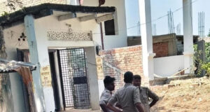 खुटहन के गभिरन बाजार में तीन दुकानों में चोरी, 2.54 लाख रुपये नकदी गायब खुटहन के गभिरन बाजार में तीन दुकानों में चोरी, 2.54 लाख रुपये नकदी गायब