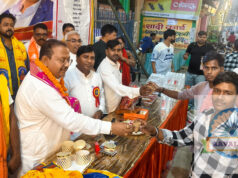 शाहगंज में भरत मिलाप के दौरान सामाजिक संगठनों ने की श्रद्धालुओं की सेवा, चाय-पानी और चिकित… शाहगंज में भरत मिलाप के दौरान सामाजिक संगठनों ने की श्रद्धालुओं की सेवा, चाय-पानी और चिकित...