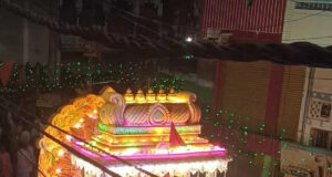शाहगंज में जय श्रीराम के जयघोष के बीच हुआ ऐतिहासिक भरत मिलाप, चारों भाइयों के मिलन पर भावव… शाहगंज में जय श्रीराम के जयघोष के बीच हुआ ऐतिहासिक भरत मिलाप, चारों भाइयों के मिलन पर भावव...